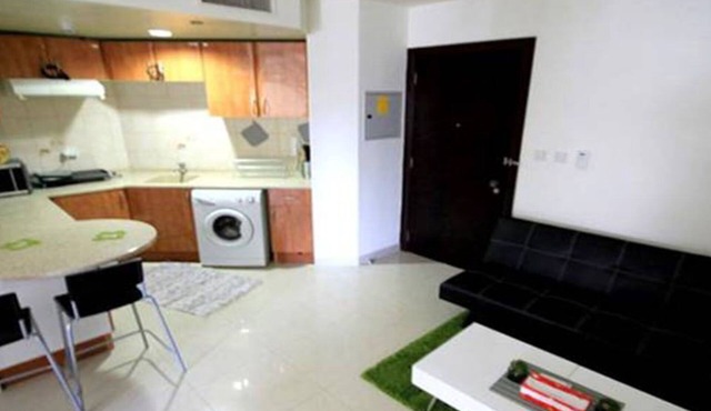 786-Beautifully Furnished Studio Just Next To Metro Station