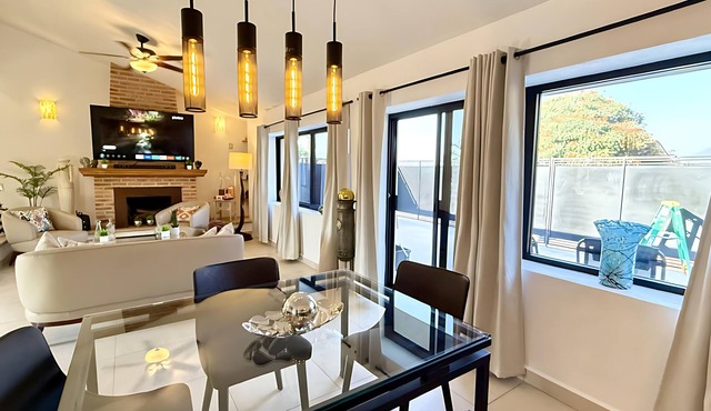 Ajijic Modern 2 Bedroom-ac-bikes-gym-pickleball Court-golf Cart-scooters