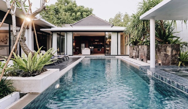 An exquisite pool villa