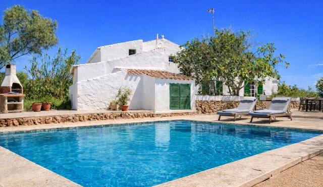 Authentic Menorcan country house, close to the capital and beaches, in total calm.