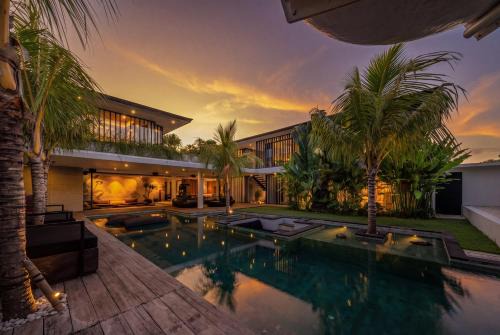 Barabuda - Impressive 6-Bedroom Villa with Jacuzzi and Slide!