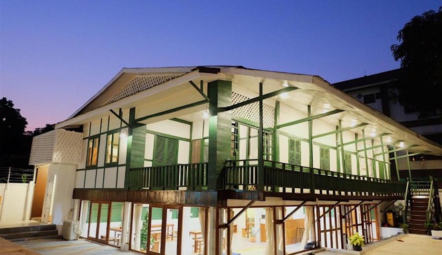 Barn Laos Hostel