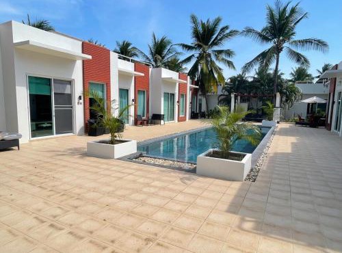 Beach village E6