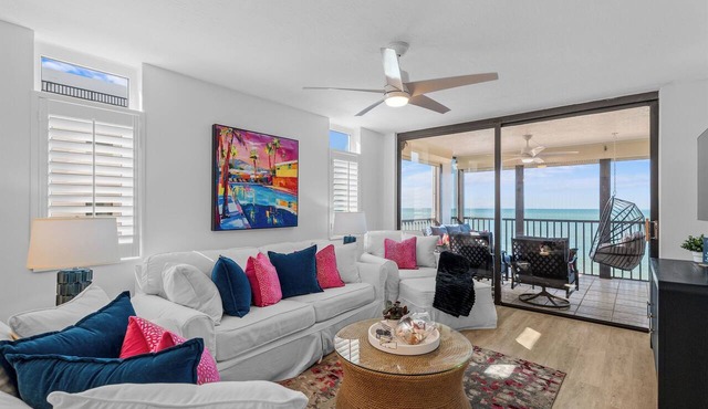 Beachfront Vibrant Tides, Updated Coastal Style Stunning Gulf Views Pet Friendly