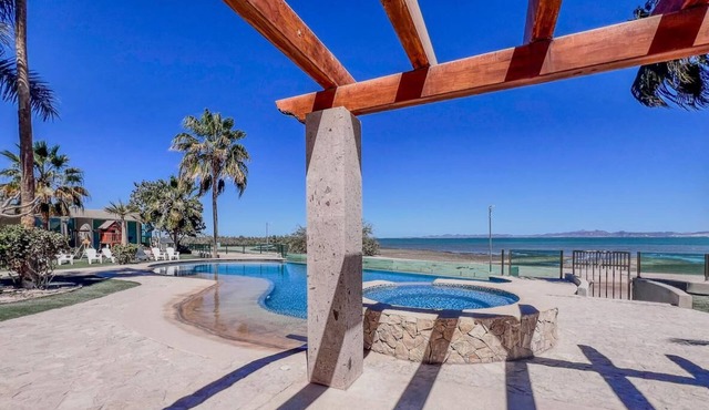 Charming 1-bedroom Studio condo in nice El Centenario with WiFi, AC great view.