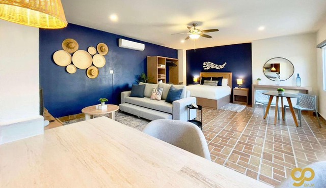 Chic Studio Kitchen WiFi TV Steps to Beach