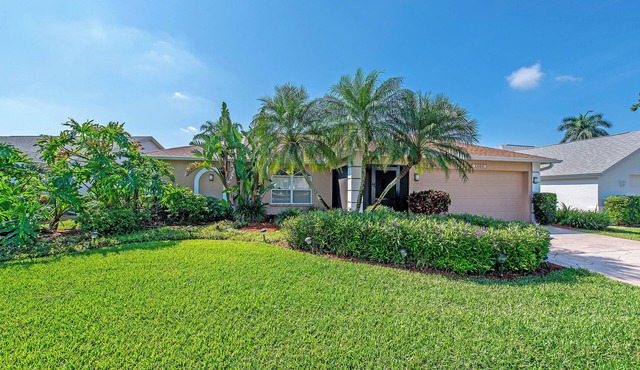 Coastal Breeze - charming 3bed/2bath w/pool & wifi in Naples, Fl
