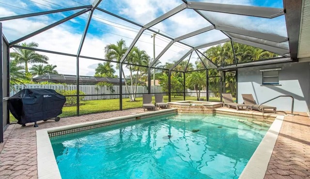 Gorgeous Heated Pool and Hot Tub Home!