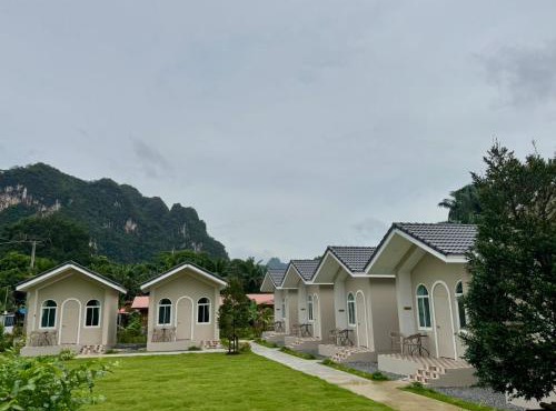 Hills & Hush Khao Sok Eco Resort