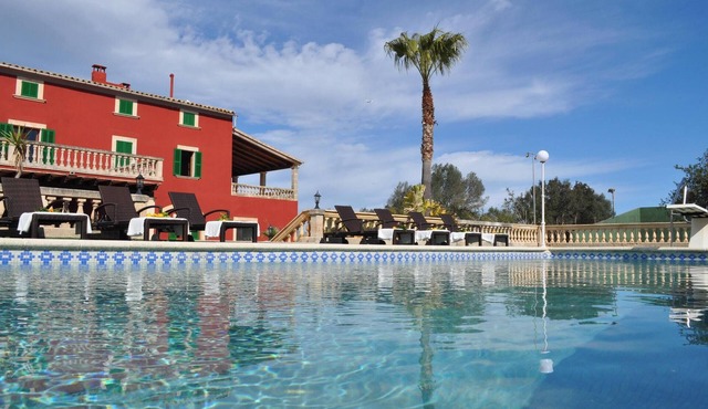 Homerez - Spacious villa in Algaida with private pool