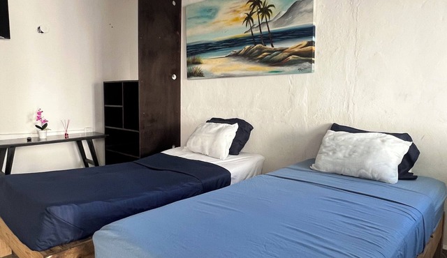 HOSTAL MID GY