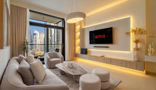 Luxurious 4BR with Boulevard View - 10 min to Burj & Mall