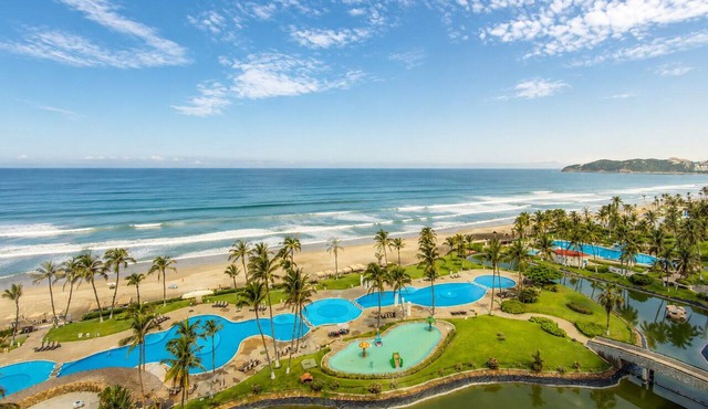 Luxury Beachfront Oasis Pools Ocean View