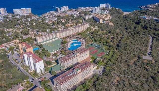 Modern Studio a few Minutes Walk From the Resort Centre and Beautiful Beaches!