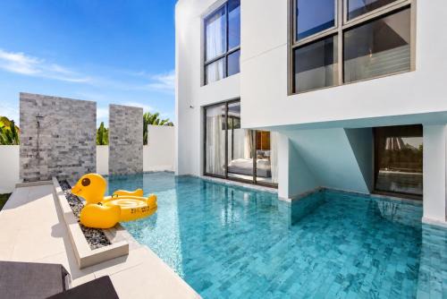 NEW Luxurious Villa 3 BR with private pool BangTao