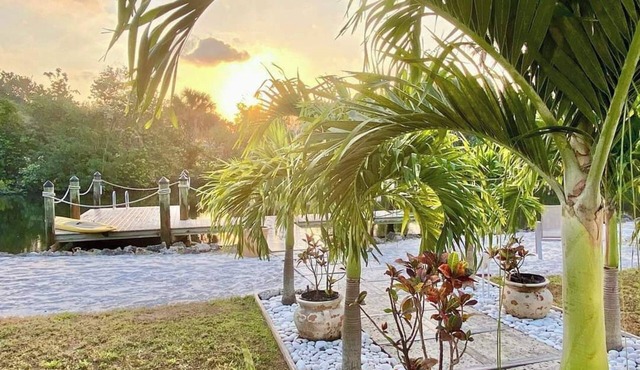 Olde Naples Waterfront Hideaway