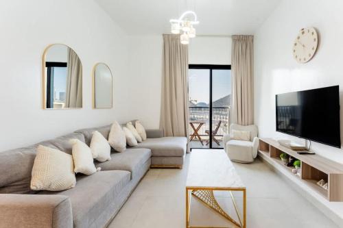 Premium Stunning 2-Bed Beachfront Apartment - Cyan Beach Residence