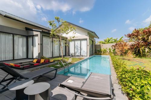 Private 3BR Pool Villa Near Bang Tao Beach V312