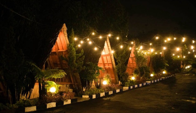 Resort bernuansa alam dengan kolam renang pribadi !