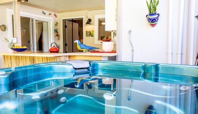 Rivendell Oasis-Peaceful garden setting with private hot tub close to waterfalls
