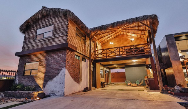 Rustic/modern house w/cabin pool/barbacue/palapa-very worm and intimate space.