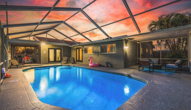Spacious 3BR retreat w/screened pool & yard