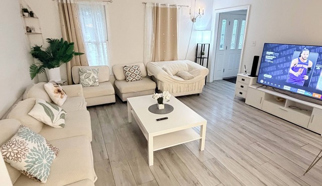 Spacious 5-bedroom 11 beds house in Near DC
