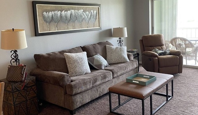 Spacious Naples 3BR Condo with Pond View