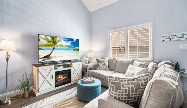 Steps 2 beach! Ocean view+ Pool+ Parking+ Families