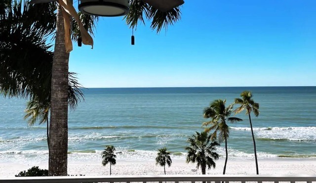 Stunning Oceanfront BeachCondo