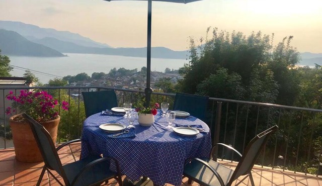 Suite privada con jacuzzi y vista al lago