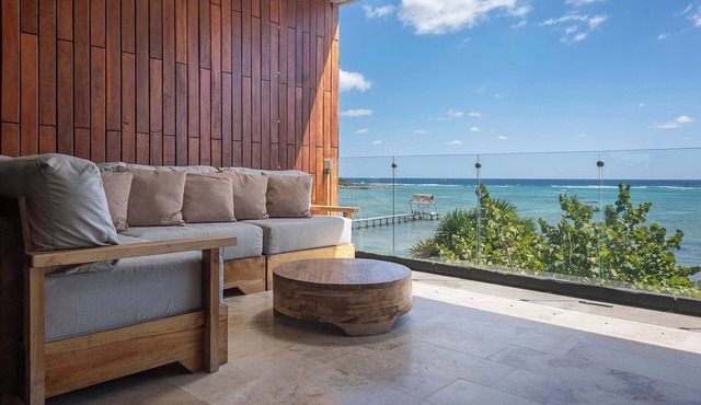 Tankah Bay Beachfront 3BR w/Rooftop Sea Views