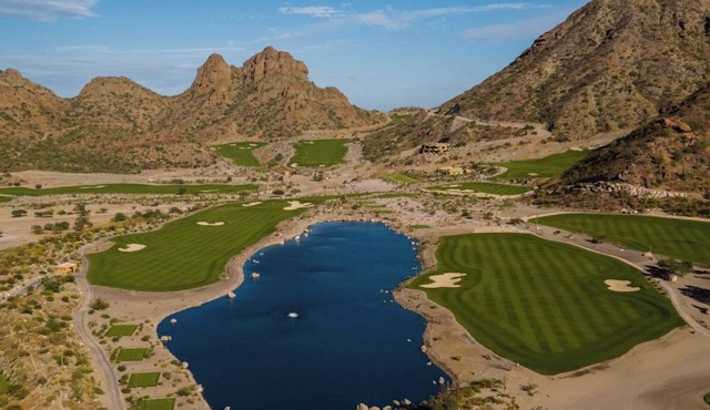 Unparalleled Luxury and Natural Beauty in Loreto's Paradise