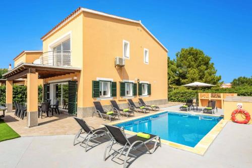 Villa Datil by Villa Plus