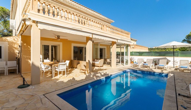 Villa Occitania Mallorca modern holiday home in Cala Murada with pool for 8 guests