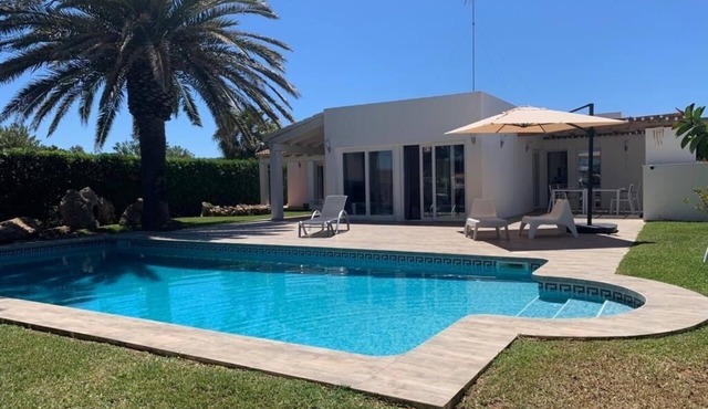 Villa with direct access to Cala n'Brut