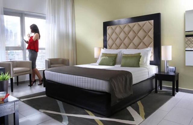 1 Bedroom Executive Next to Internet Metro Station