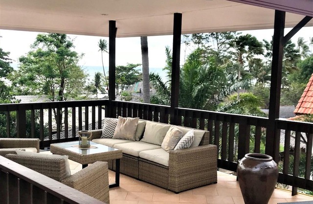 Amazing 3 bedroom sea view villa with plunge pool & roof terrace.