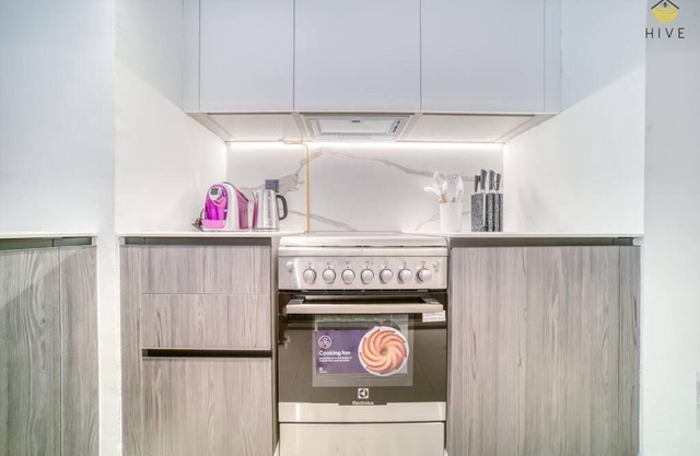 Beautiful 1 Bedroom Apartment in Euro Residence