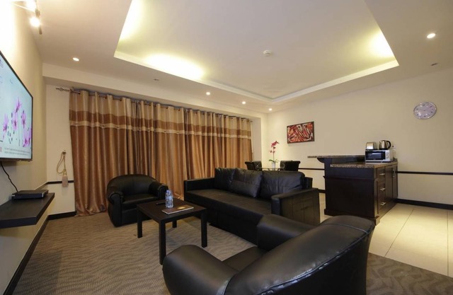 Beautiful 1BHK in BURJ Residence 4 - 205