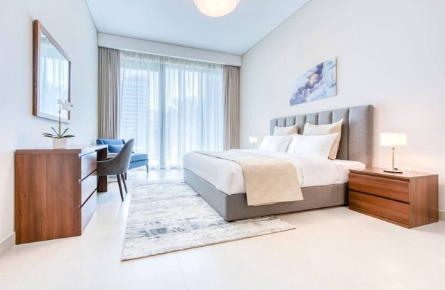 Captivating 1BR with Concierge and Luxurious Amenities