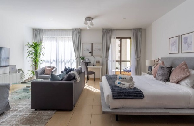 Charming Studio With Balcony, Minutes To The Beach