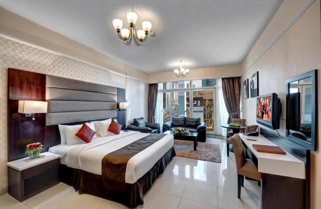 Deluxe King Room DIFC Metro by Luxury Bookings