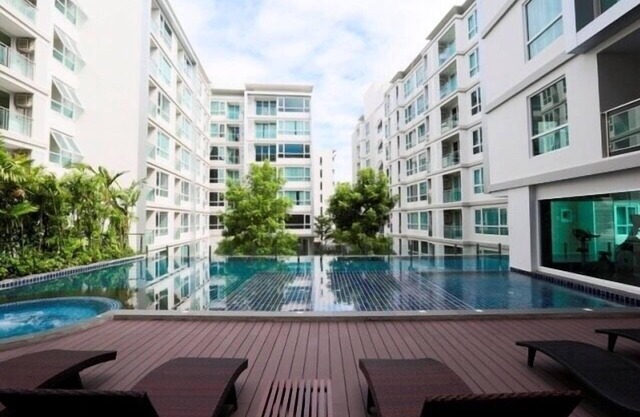 Gfeel 1BR, BTS Sukhumvit, wifi, pool,gym