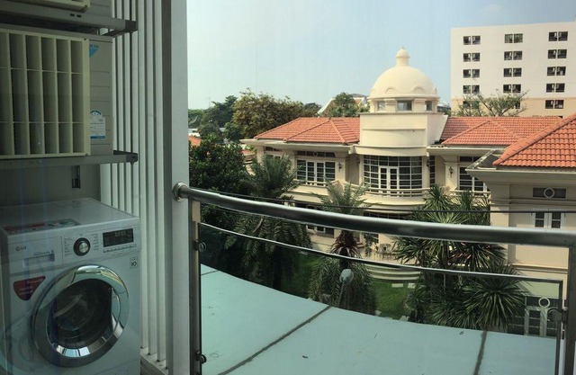 Gfeel 1BR, BTS Sukhumvit, wifi, pool,gym