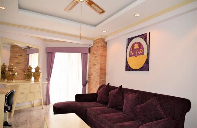 Jomtien beach condo 4th floor modern apartment