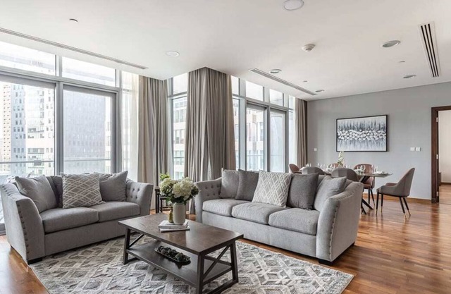 Luxurious 3BR in DIFC w/ Large Balcony & City View