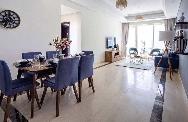 Luxurious 3BR Loft with Study In Downtown Dubai