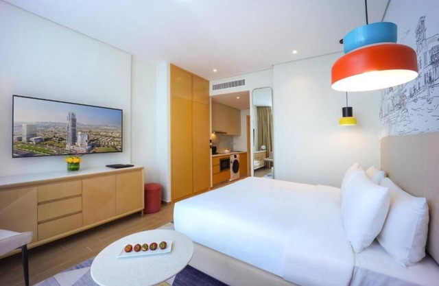 Luxury Studio Apartment Near the Community JVT