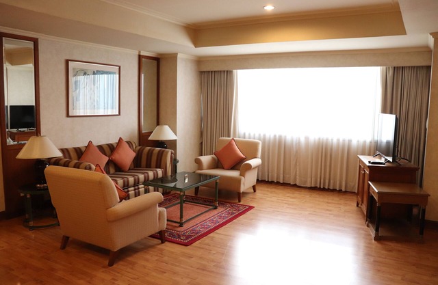 One Bedroom Grand Suite Apartment in the city center (G46)